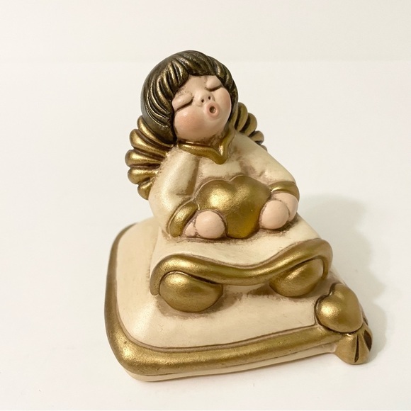 Vintage Thun Sleeping Angel with Gold Heart Ceramic Figurine Italy - Picture 5 of 11